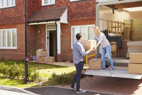Professional packing service preparing household boxes in Portugal