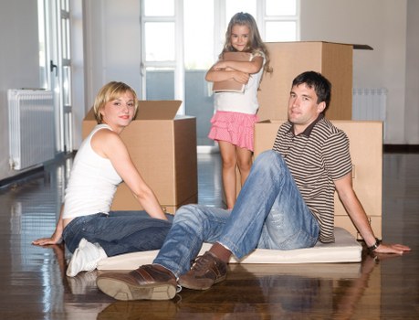 Preparation checklist and moving day support for house movers in Portugal